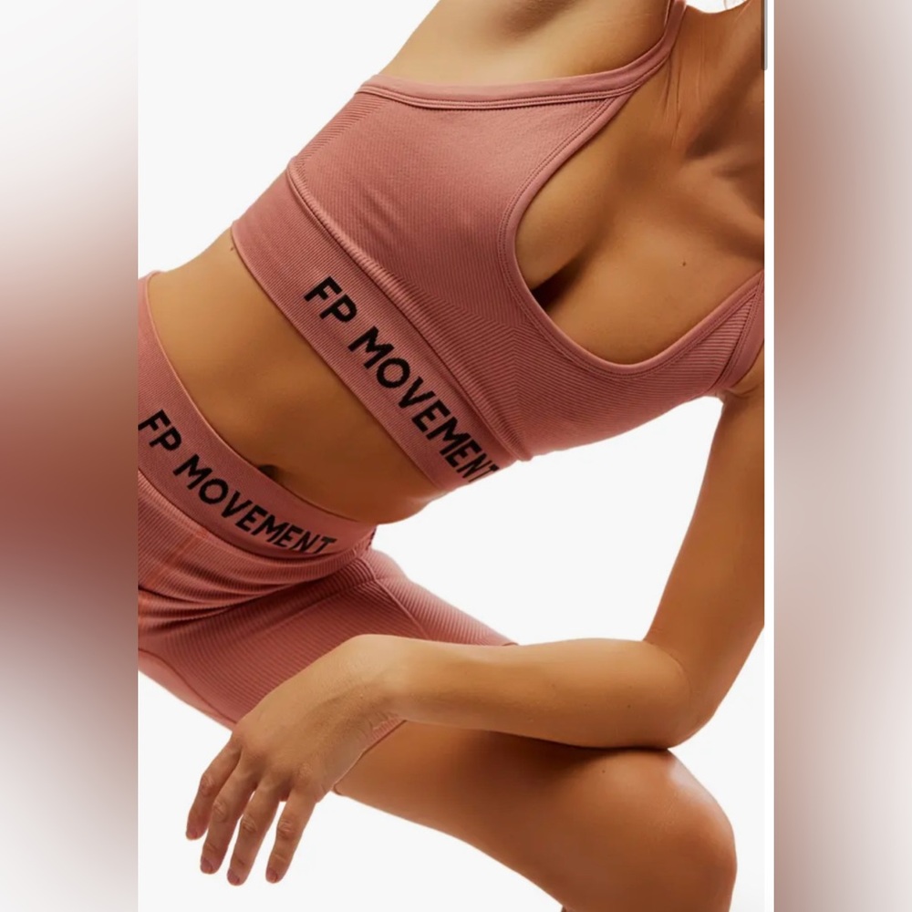 NWT Free People Movement Long Haul Logo Sports Bra in Petal Pink in Size: M/L